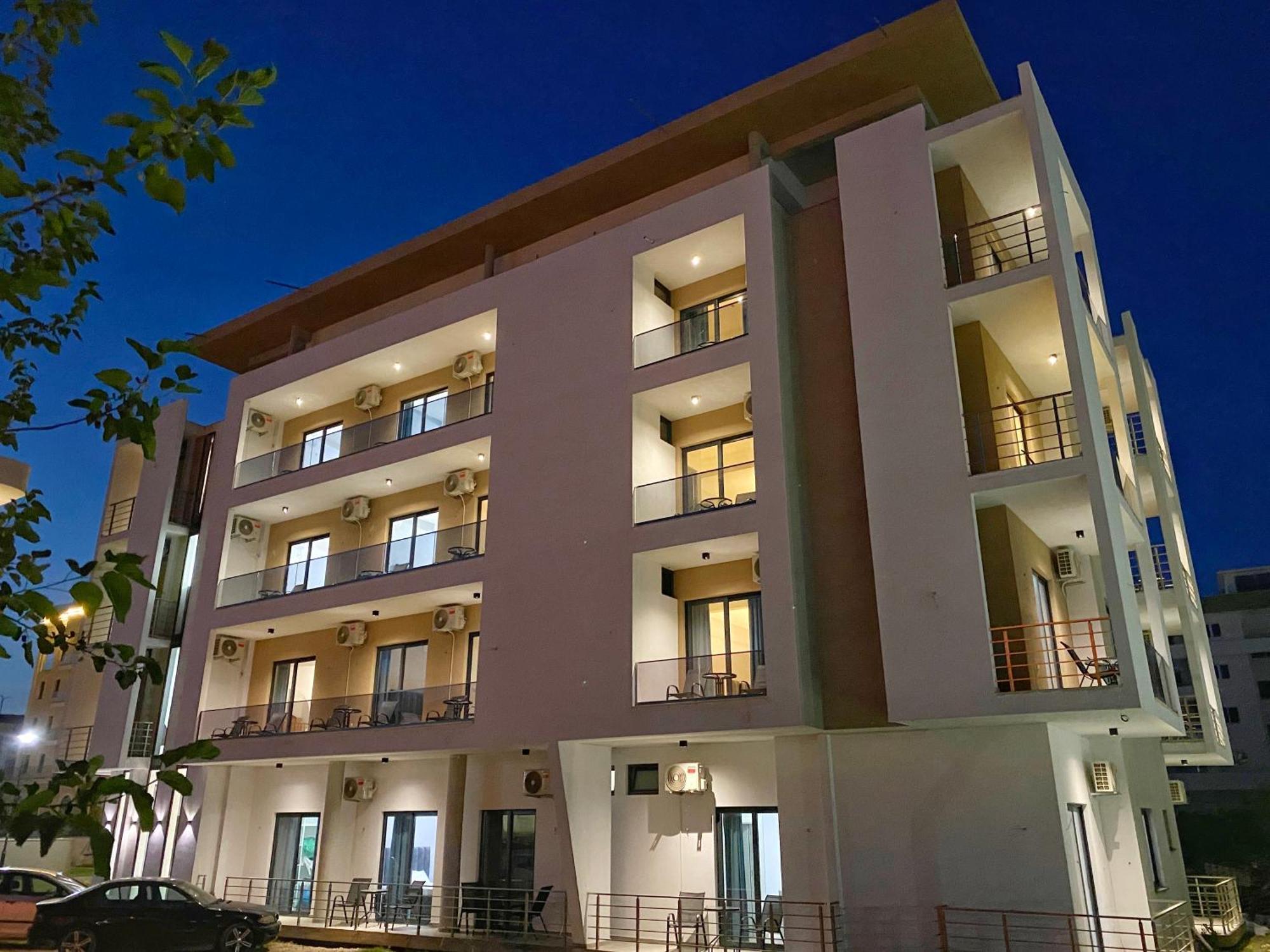 Supreme Luxury Aparthotel Ulcinj Buitenkant foto